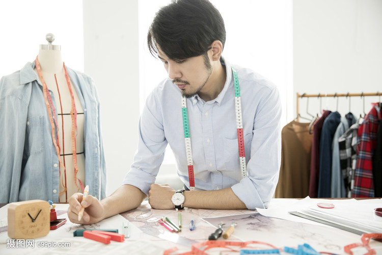 服裝設計師與服裝制作的完美結合